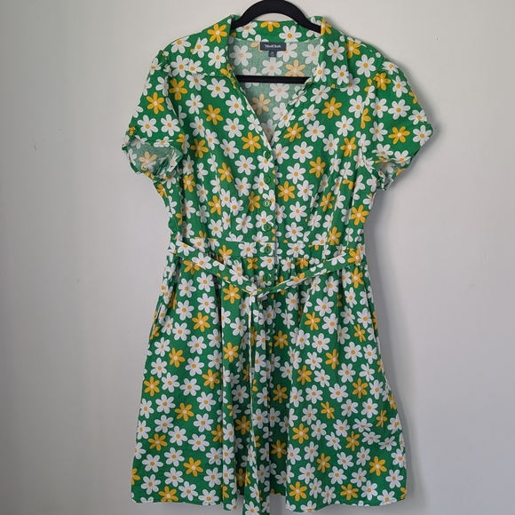 Modcloth Dresses & Skirts - ModCloth Floral Green Dress